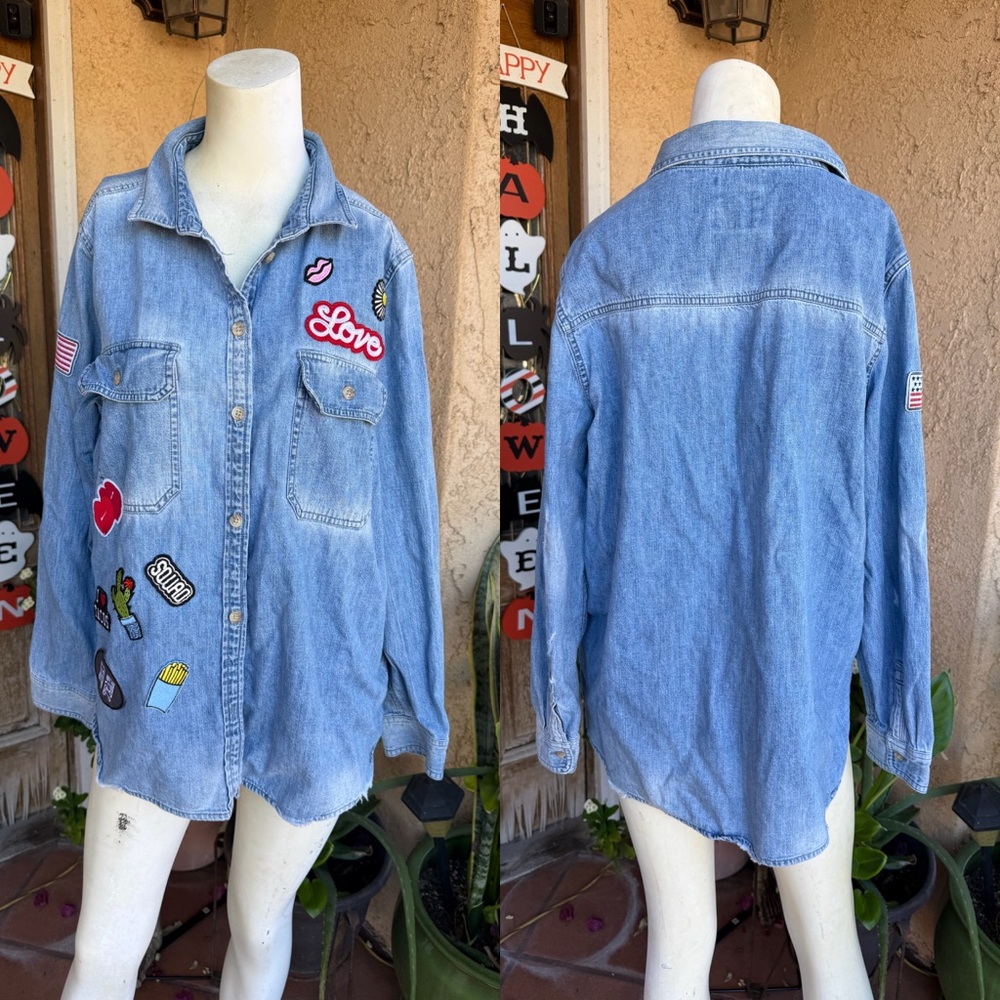 Womans American Eagle Outfitters Blue Button Down Shirt with Patches, Large